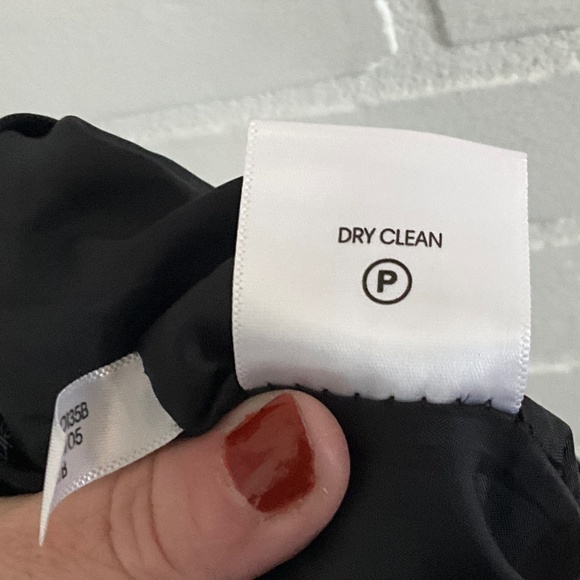 Calvin Klein Skirt Pencil Black Back slit Back zipper Lined Sz 14 Petite - Picture 4 of 12